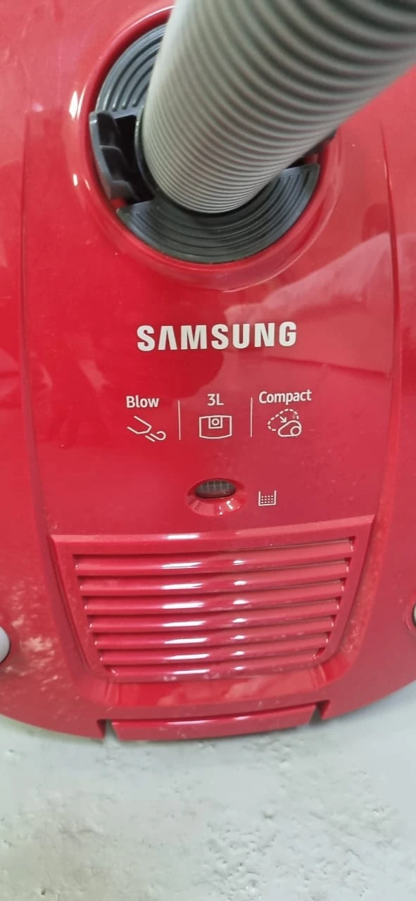 Samsung  Cylinder Vacuum Cleaner 3L 1400W + *** BONUS*** FREE ITEM