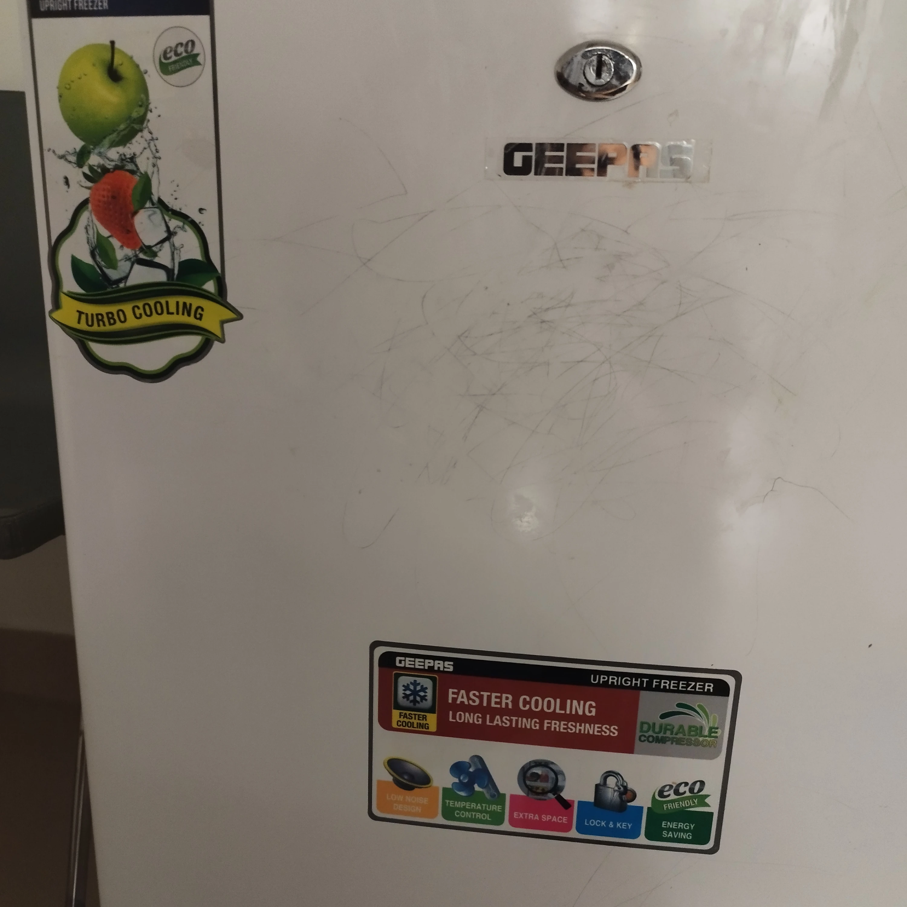 Geepas 120L freezer