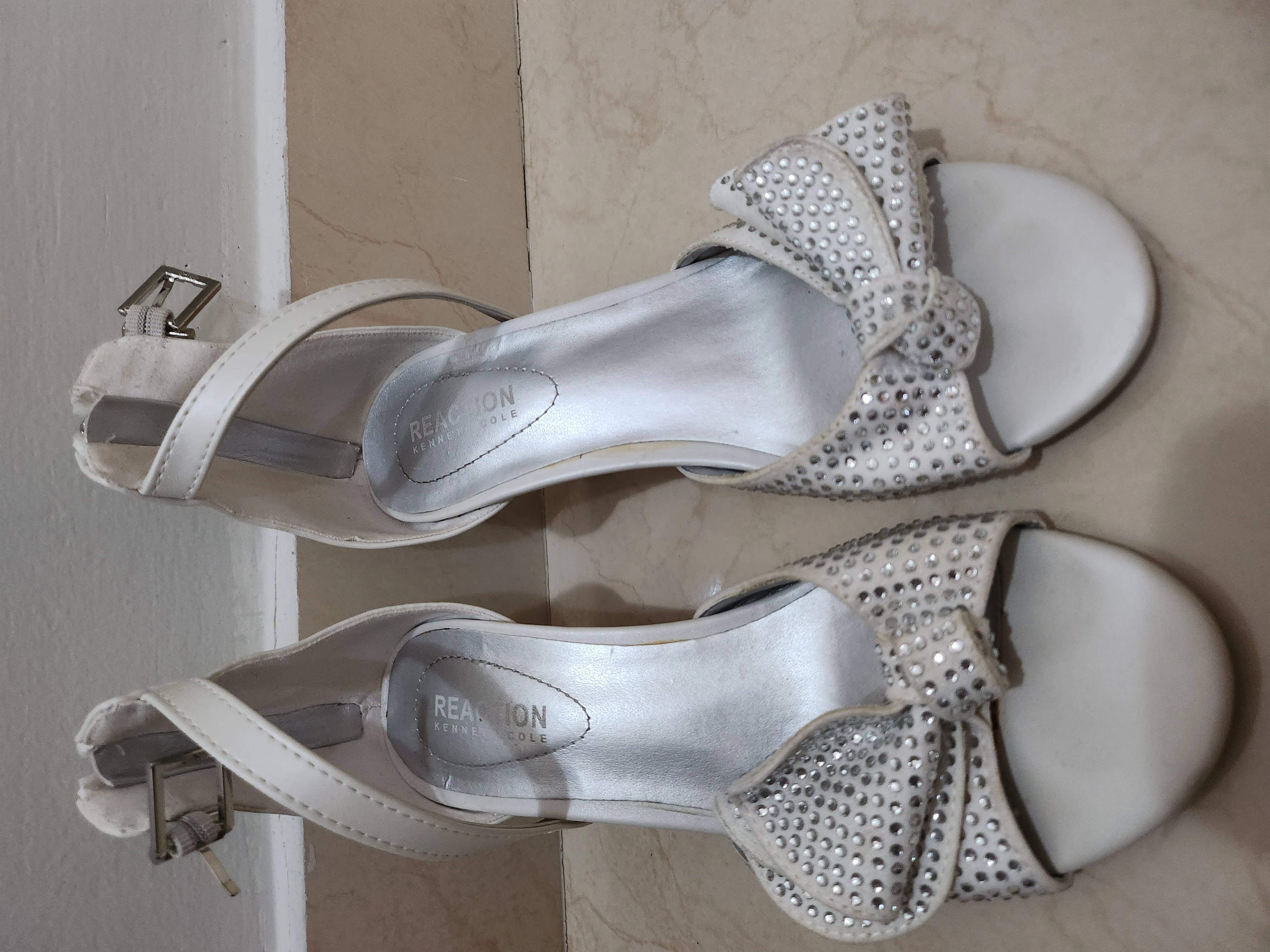 Kenneth Cole kids shoes white with bow